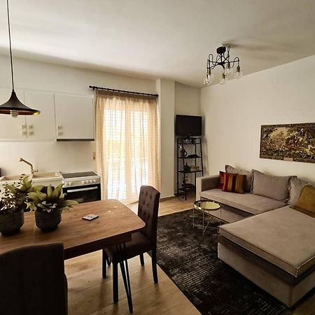 Modern Apt In The Heart Of Glyfada - Literally!! Athene Buitenkant foto