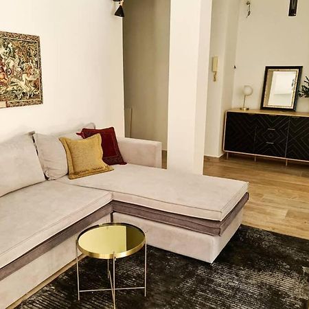 Modern Apt In The Heart Of Glyfada - Literally!! Athene Buitenkant foto