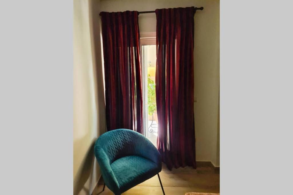 Modern Apt In The Heart Of Glyfada - Literally!! Athene Buitenkant foto