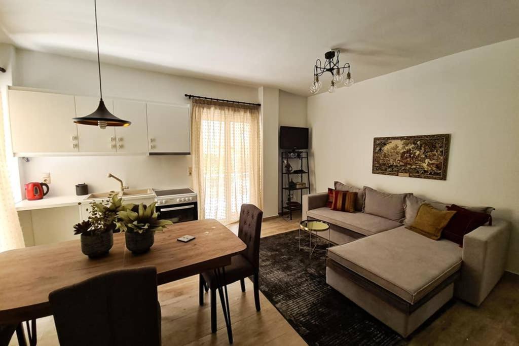 Modern Apt In The Heart Of Glyfada - Literally!! Athene Buitenkant foto