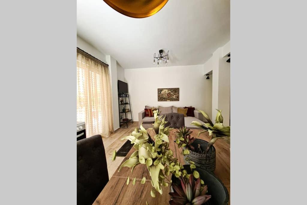 Modern Apt In The Heart Of Glyfada - Literally!! Athene Buitenkant foto